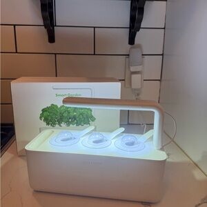 Click & Grow Smart Garden with LED Lights - White